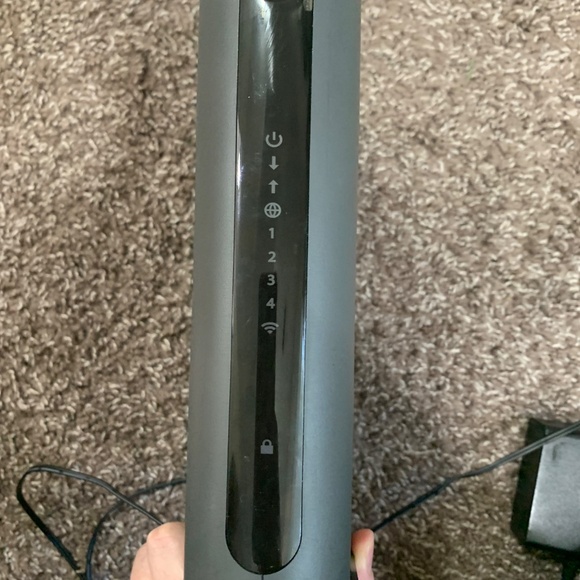 Motorola Cable Modem Plus Router 8X4 DOCSIS 3.0 N450 Model: MG7315 w/Power Cord - Picture 2 of 7